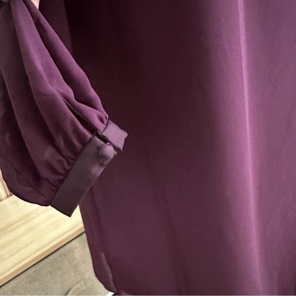 NWOT Vince Camuto Wine Sheer V neck Lined Midi Dress - classy Woman Size 2 - Picture 5 of 10